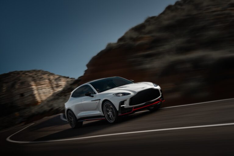 Aston martin dbx s_1.jpg