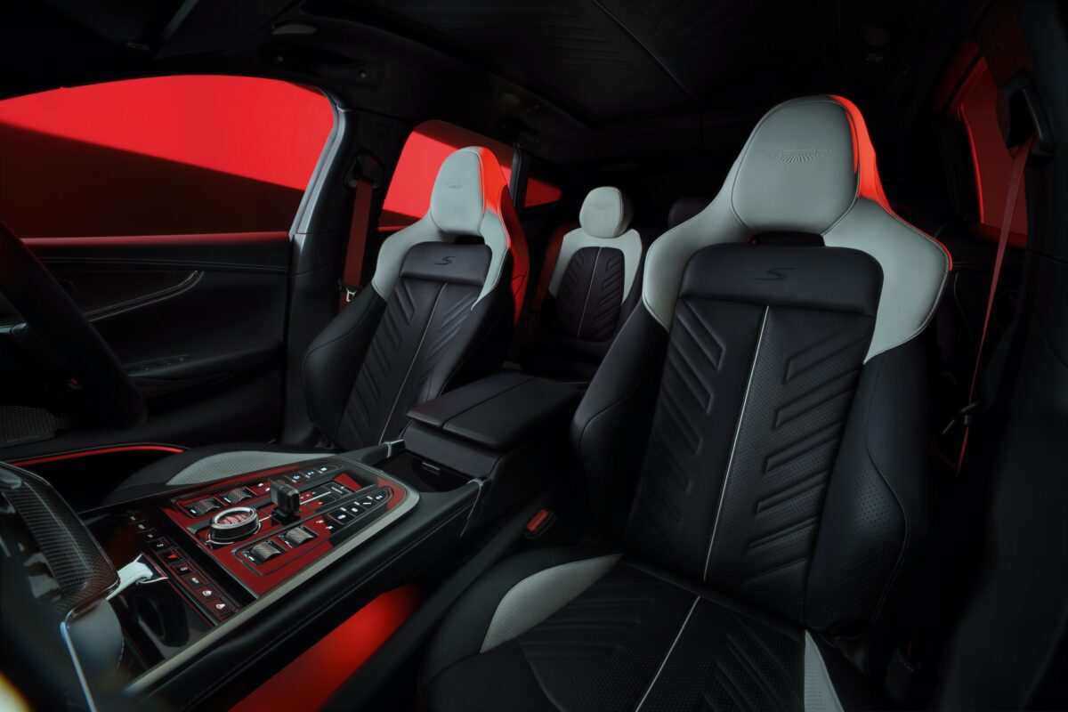 Aston martin dbx s_18.jpg
