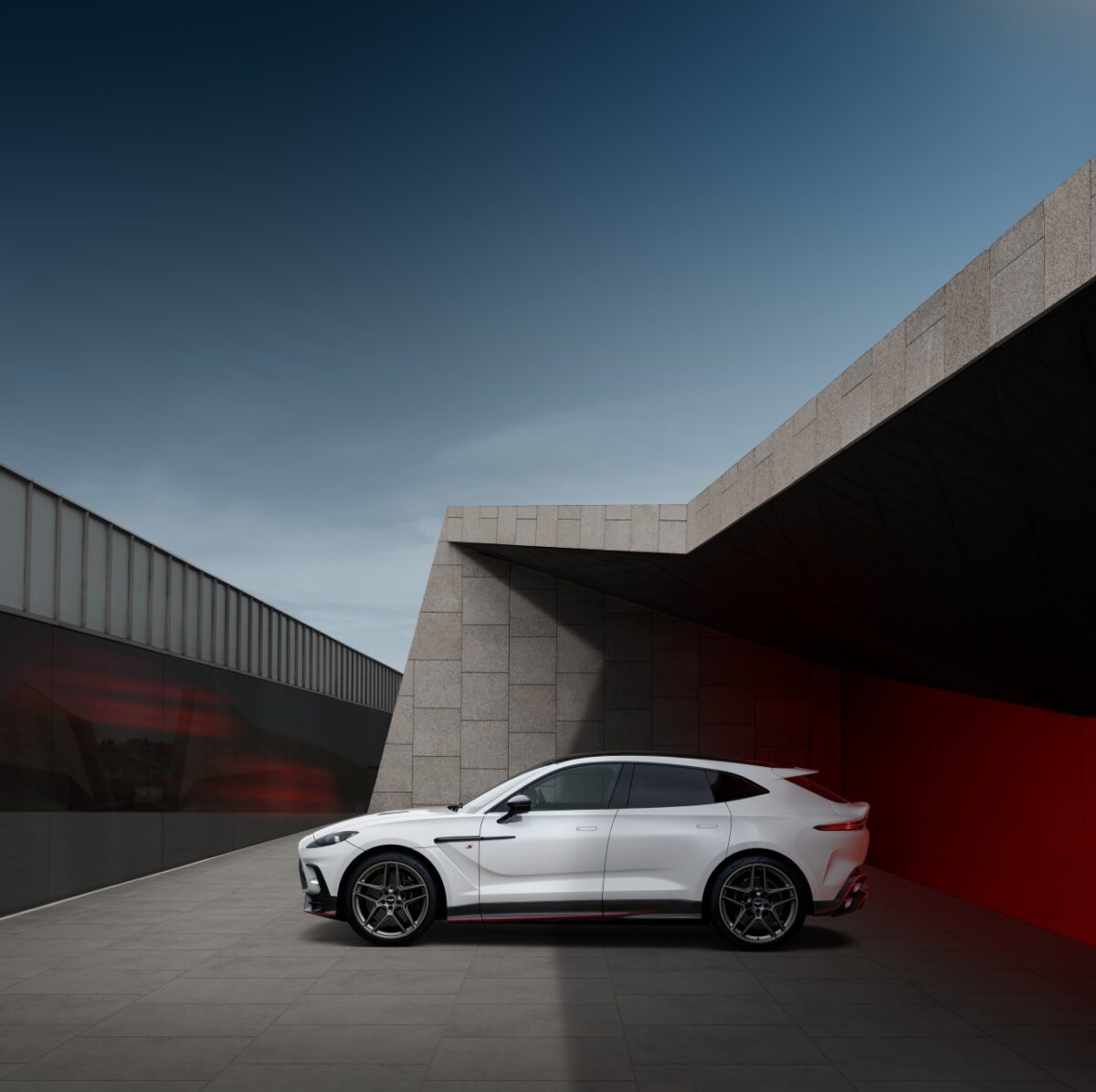 Aston martin dbx s_5.jpg