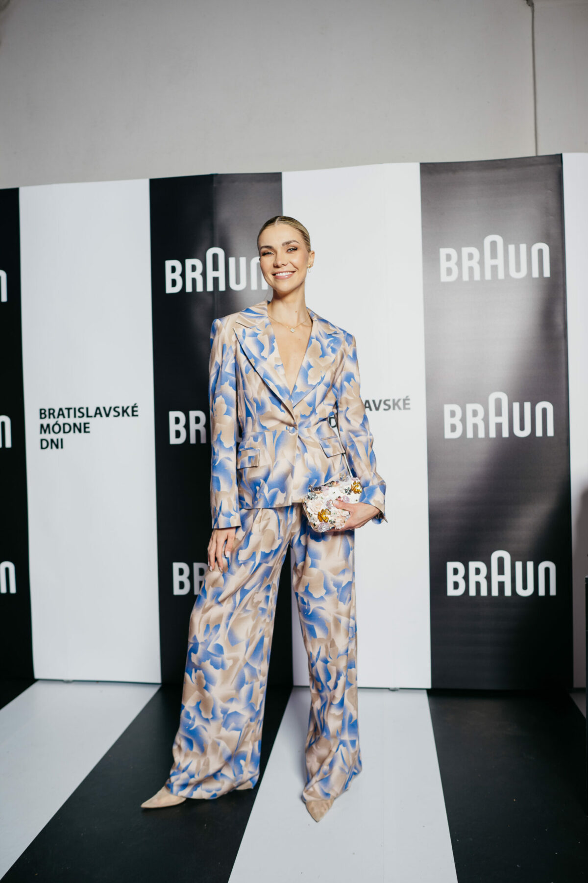 Daniela vojtasova v zone braun na bratislavskych modnych dnoch.jpg