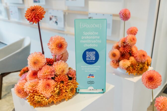 Dm vyzyva na rozhovory o zenskom zdravi a prinasa do skol bezplatne menstruacne potreby.jpg