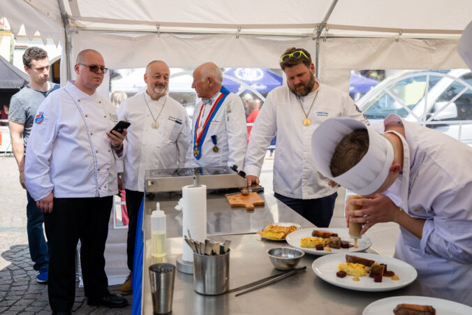 Česká gastronómia, ako ju nepoznáte: Staré kuchárske knihy, Michelin aj jedlá diktátorov