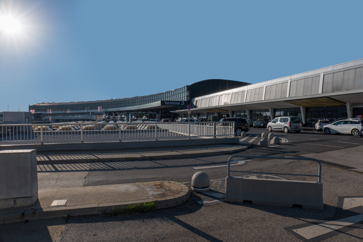 Vienna airport terminal 3, building from outside.