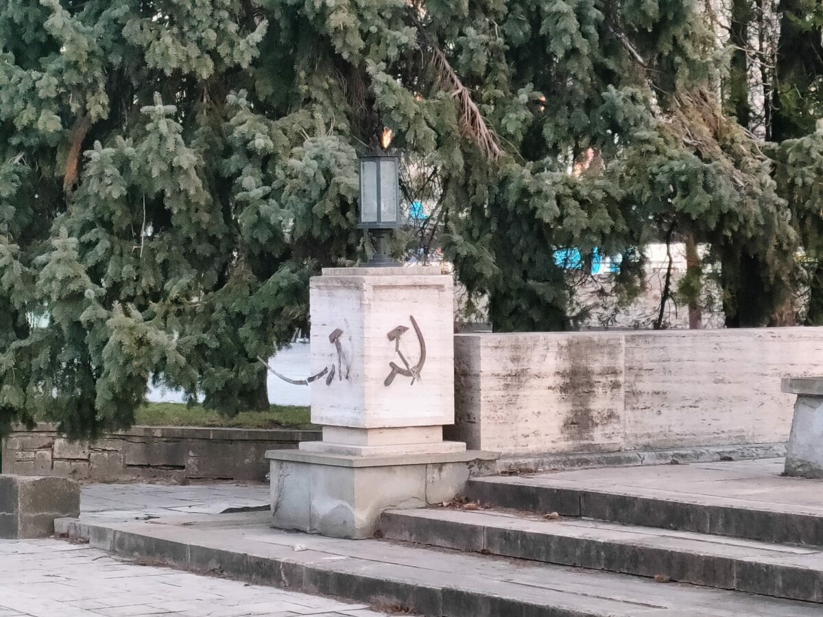 Pomník na košickom Námestí osloboditeľov.