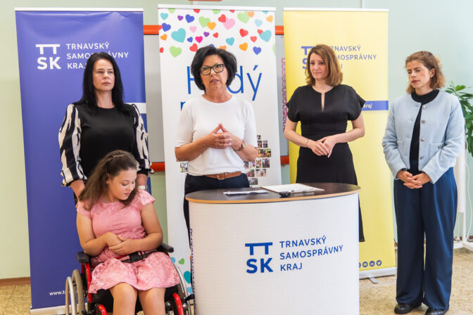 Menštruačné nohavičky pomôžu dievčatám so zdravotným znevýhodnením v Trnave. Pilotný projekt má ambíciu rozšíriť sa aj ďalej