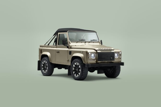 Landrover_defender_classic_v8_2025_05.jpg