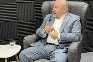 Minister Rudolf Huliak počas rozhovoru pre agentúru SITA.