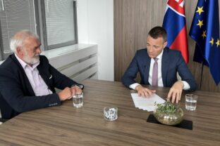 Minister Tomáš Drucker počas rozhovoru pre agentúru SITA.