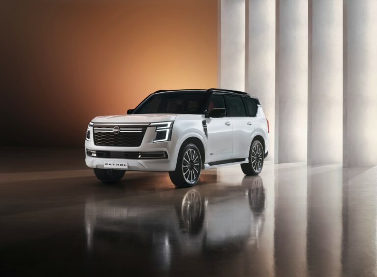 Nissan_patrol_7th01.jpg
