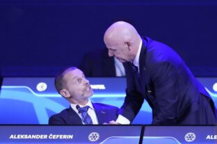 Aleksander Čeferin a Gianni Infantino