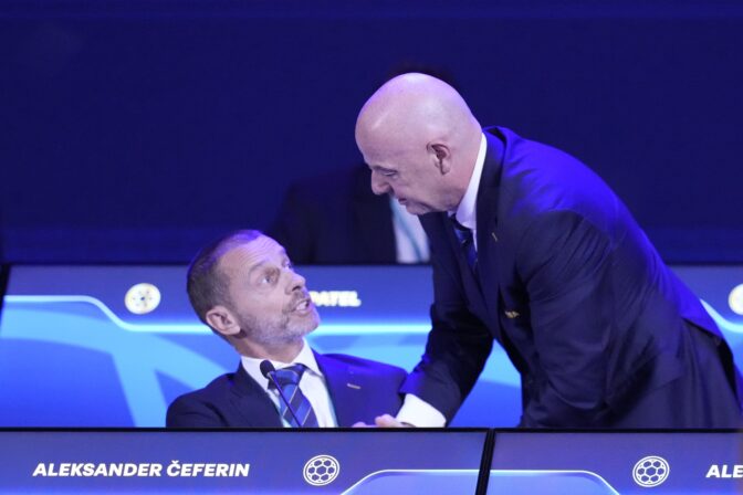 Aleksander Čeferin a Gianni Infantino