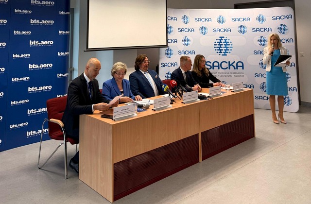 SACKA, Letisko Bratislava