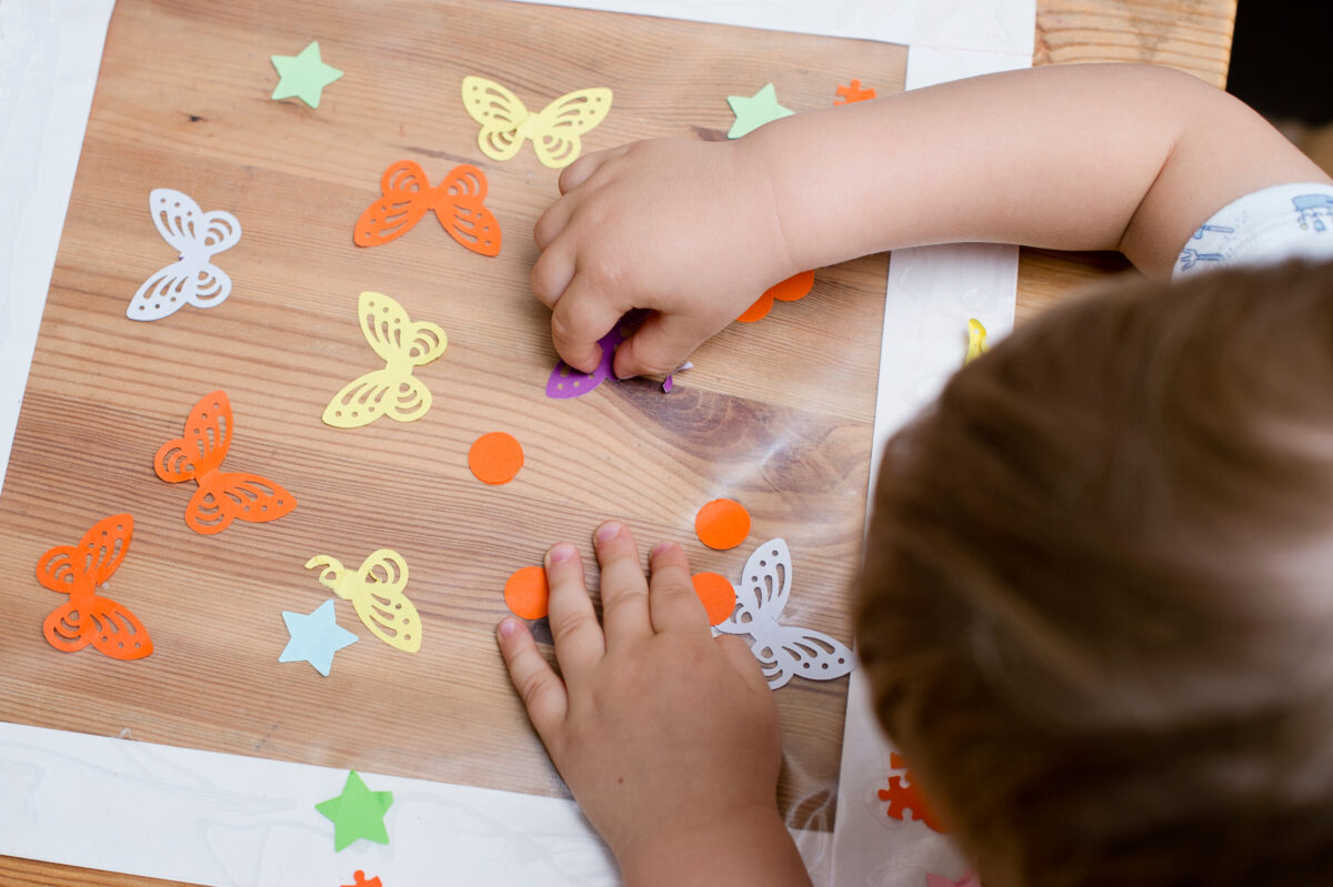 výroba papierových motýľov