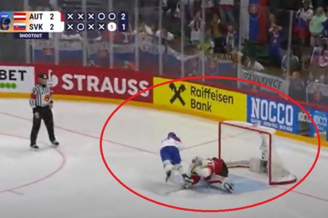 Slovenský útočník Michal Krišfof a jeho samostatný nájazd v zápase proti Rakúsku.