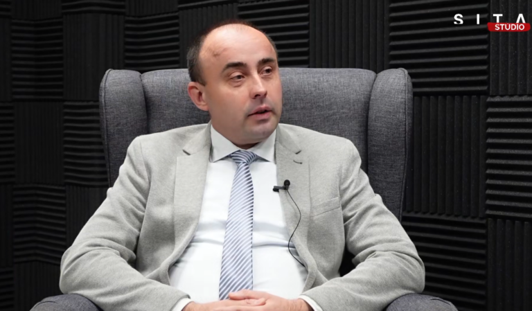 Politológ Radoslav Štefančík počas rozhovoru pre agentúru SITA.