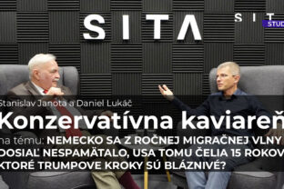 Stanislav Janota a Daniel Lukáč počas diskusie o Trumpovej politike vo video podcaste Konzervatívna kaviareň.