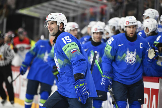Zápas Slovinsko - Rakúsko na MS v hokeji 2025.