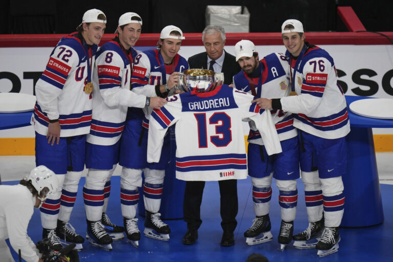 Finále MS v hokeji 2025: Švajčiarsko - USA