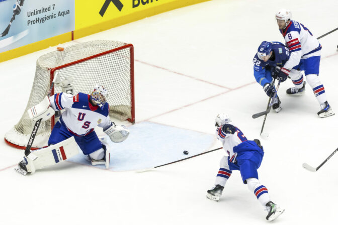 Zápas Kazachstan - USA na MS v hokeji 2025.