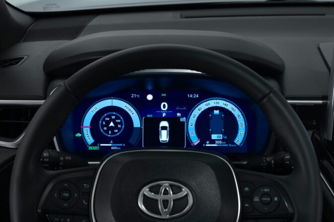 Toyota_corolla_cross_grsport_2025_04.jpg