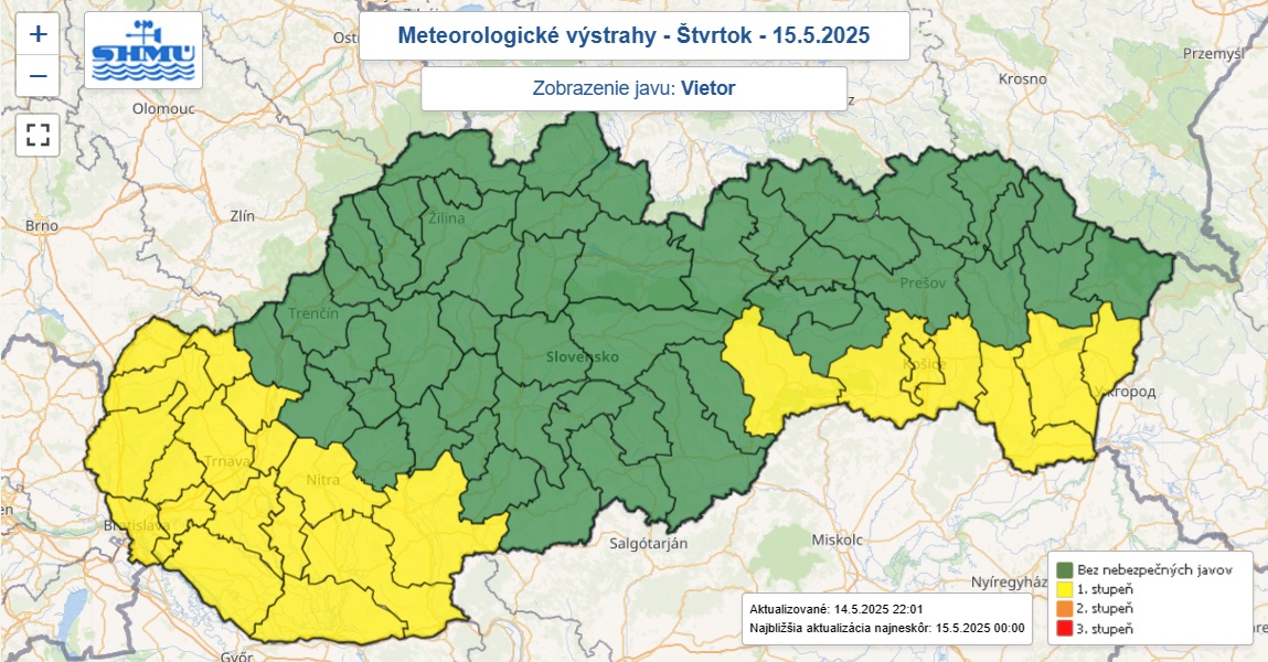 Výstraha prvého stupňa pred silným vetrom je vo štvrtok vydaná pre 24 okresov Slovenska.