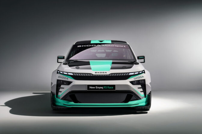 04_new_enyaq_rs_race_83515513 1440x960 1.jpg