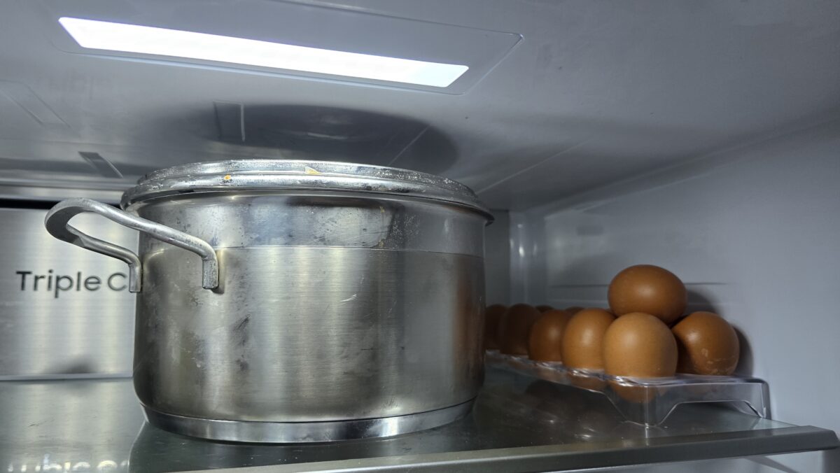 hrniec v chladničke