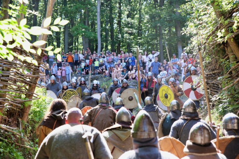 Unikátny projekt Archeoskanzen Bojná, Hradisko Valy a múzeum v obci Bojná