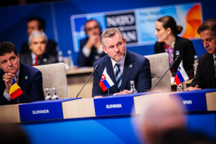 PREZIDENT: Samit NATO v Holandsku