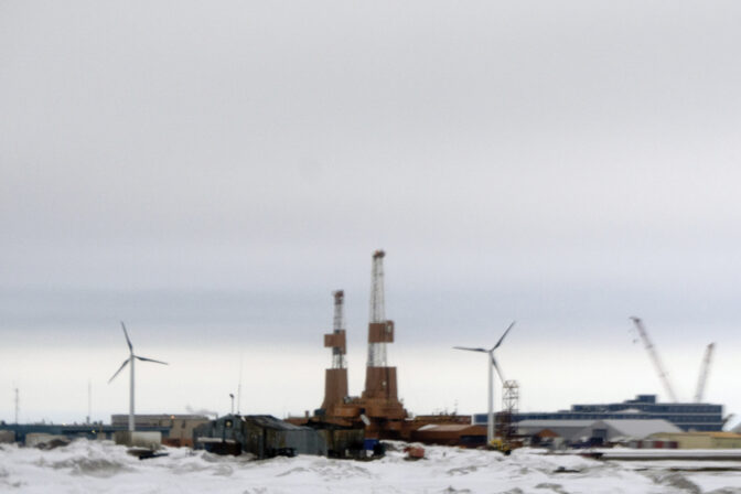 ropné pole Aljaška veterné turbíny