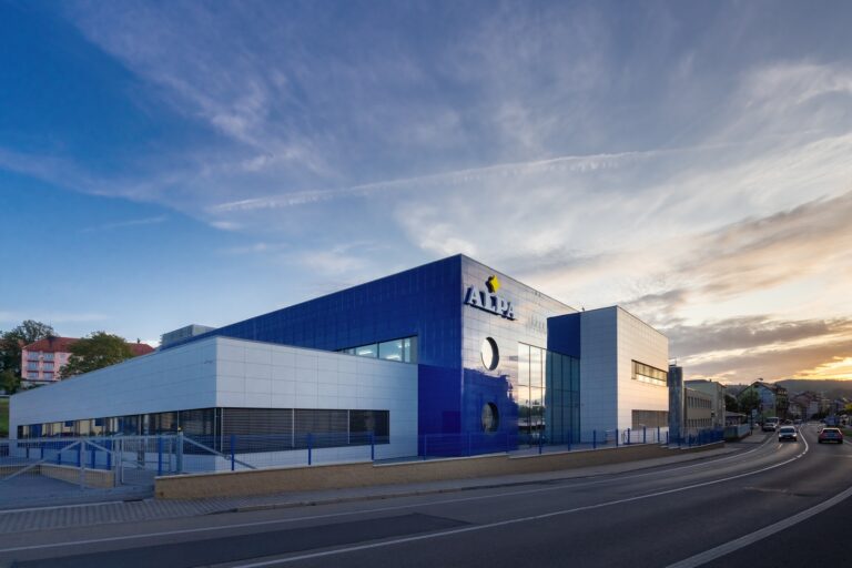 Alpa aj po 100 rokoch ukrýva záhady. Ako prežila cisárov, vojny a odkiaľ sa vzal jej názov?