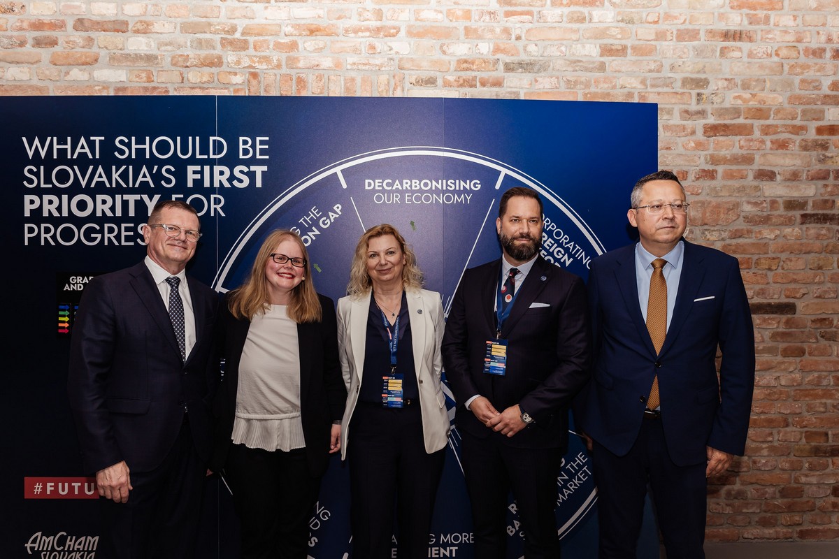 Amcham_future_ready_slovakia_184.aipq_.jpg