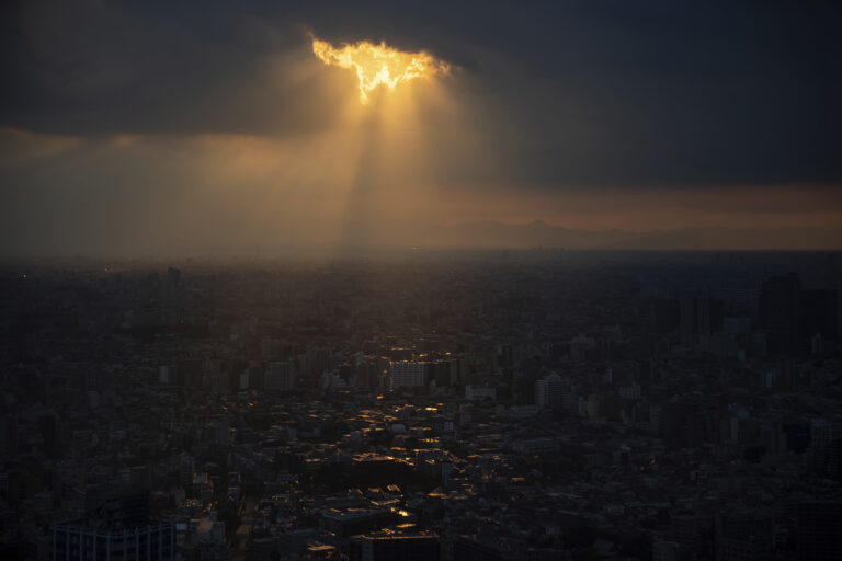 panoráma západ slnka obloha oblaky mesto lúč