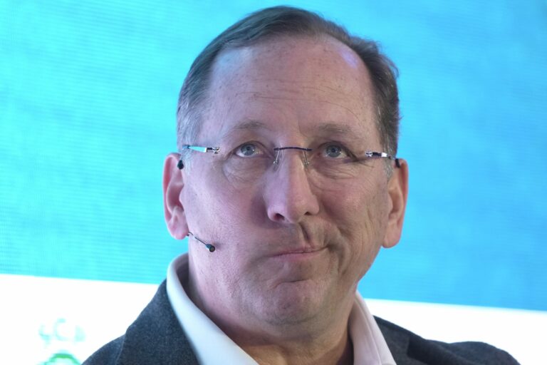 Americký podnikateľ John Textor