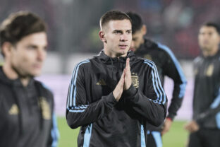Chile Argentina WCup Soccer