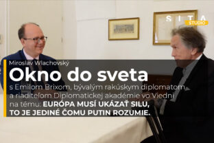 Emil Brix, bývalý rakúsky diplomat a Miroslav Wlachovský počas rozhovoru pre video podcast Okno do sveta
