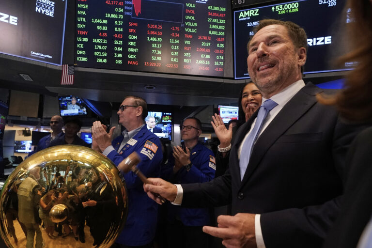 ľudia zvon Jan Jenisch obchodovanie