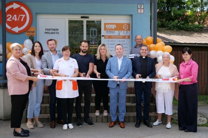 Coop Jednota, Hruštín