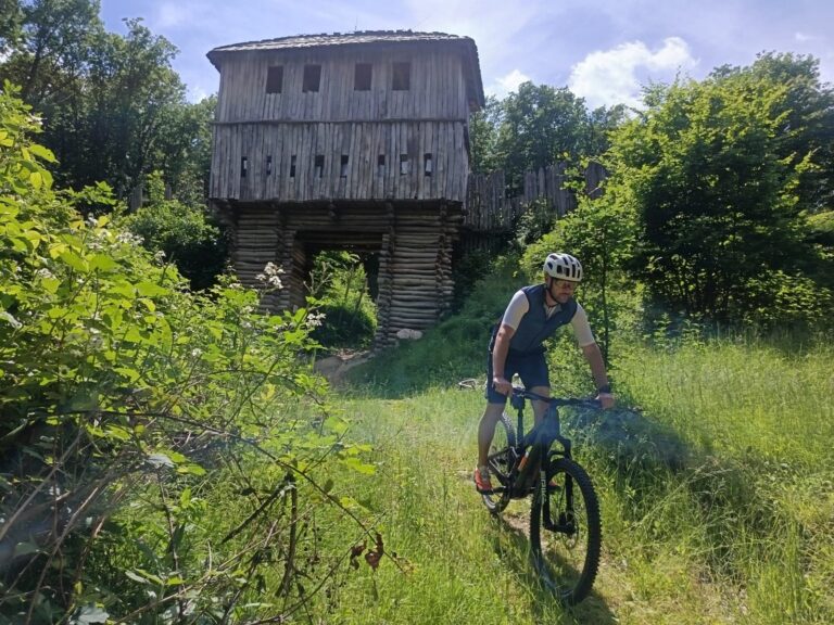 Unikátny projekt Archeoskanzen Bojná, Hradisko Valy a múzeum v obci Bojná