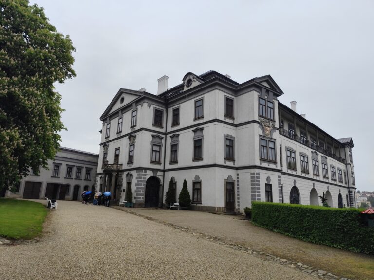 Zámok Velké Meziříčí: Spálňa cisára a krv, ktorá spustila vojnu