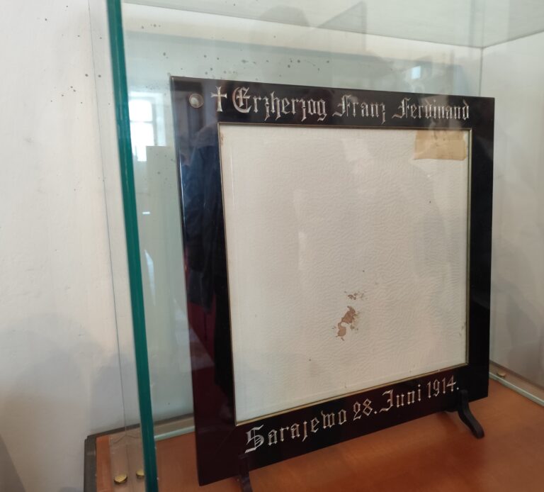 Atentát na následníka rakúsko-uhorského trónu Františka Ferdinanda d'Este, poslúžil ako jedna zo zámienok rozpútania prvej svetovej vojny.