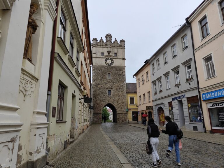 Brána Matky Božej je symbolom mesta a zároveň jedinou branou, ktorá sa zachovala z pôvodných piatich stredovekých mestských brán.