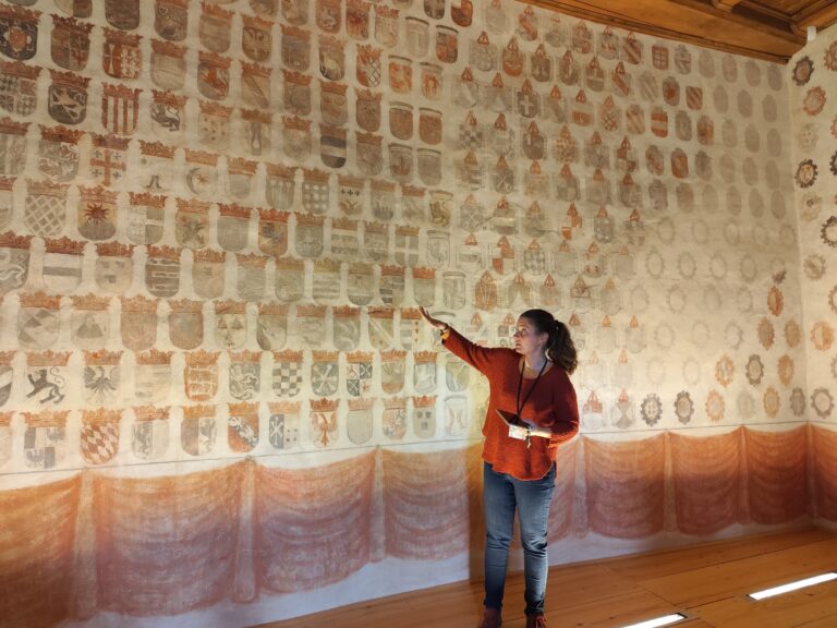 Roštejn: Hrad, kde sa deti učia cez hru a dospelí zažívajú barokové hodovanie