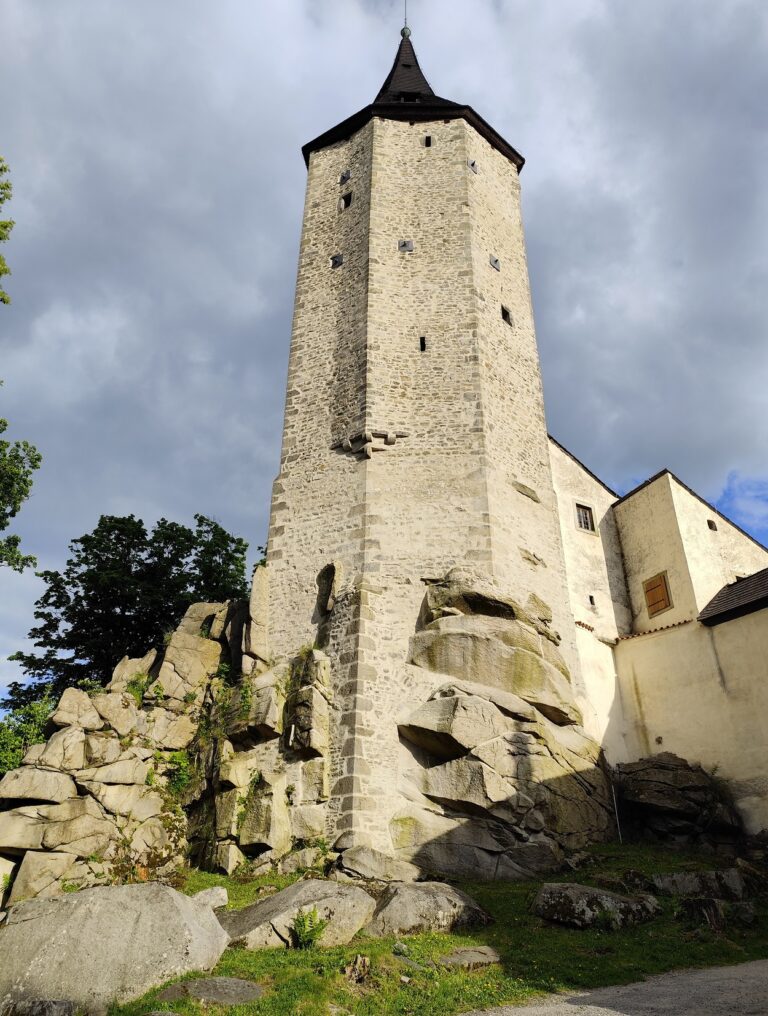 Roštejn: Hrad, kde sa deti učia cez hru a dospelí zažívajú barokové hodovanie