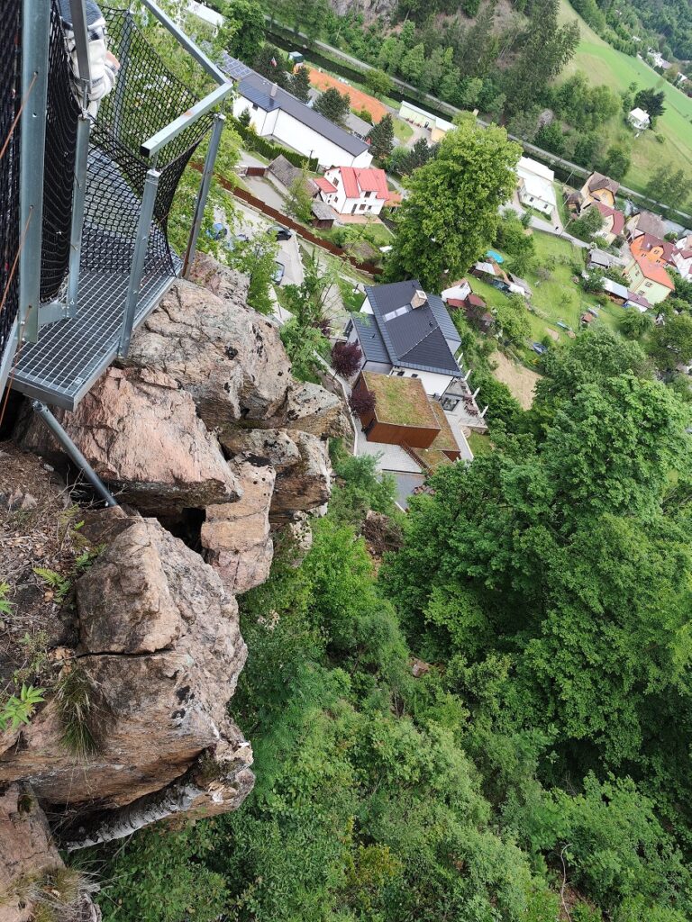 Forest Resort: Glamping pri priehrade a energia lesa