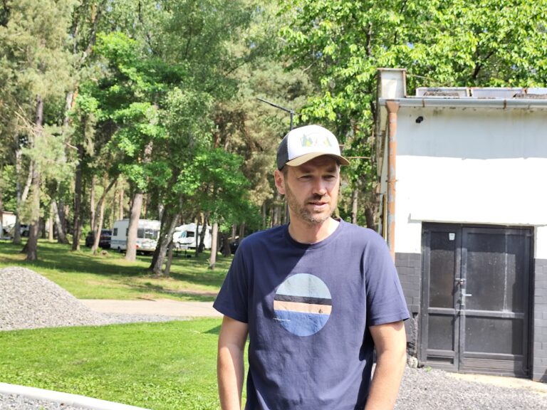 Miroslav Slezák, ktorý sa z vlastných zdrojov snaží inovovať toto kultové miesto.