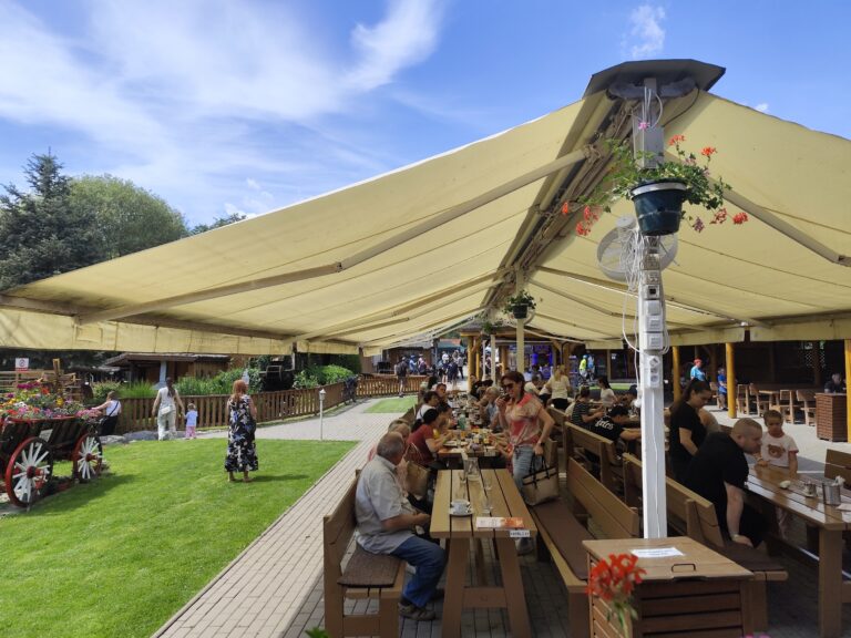 Reštaurácia s mini ZOO patrí medzi obľúbené miesta navštevované cyklistami.