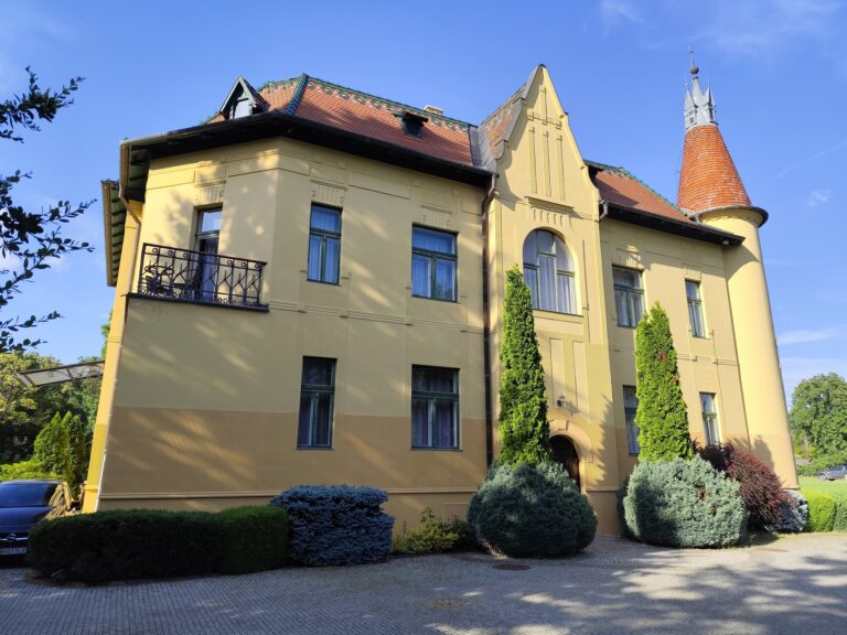 Poľovnícky zámoček v Topoľčiankach.