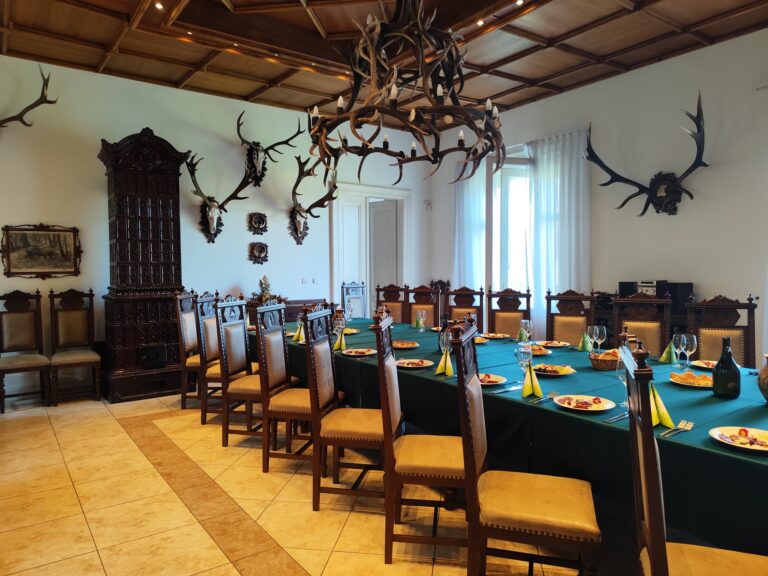 Poľovnícky zámoček v Topoľčiankach.