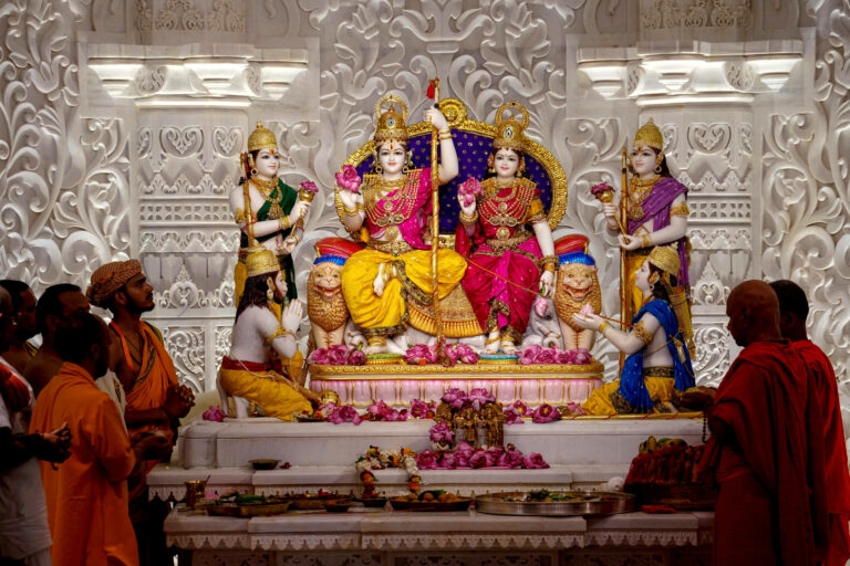 Hinduistickí kňazi obrad posvätenie